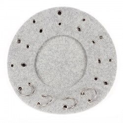 17th-century beret - cap with silver ringsHats & Caps