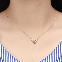 V Letter pendant with necklace - stainless steelNecklaces