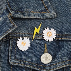 Lightning Daisy - Enamel Pins - BroochesBrooches