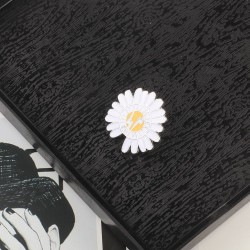 Lightning Daisy - Enamel Pins - BroochesBrooches