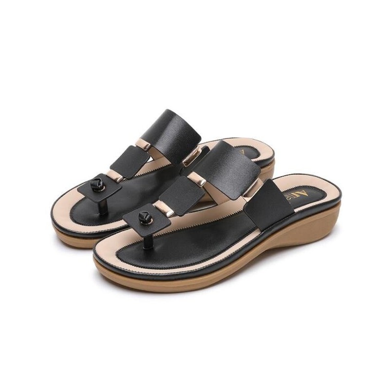 Bohemian style sandals - beach flip flops with metal decorationSandals