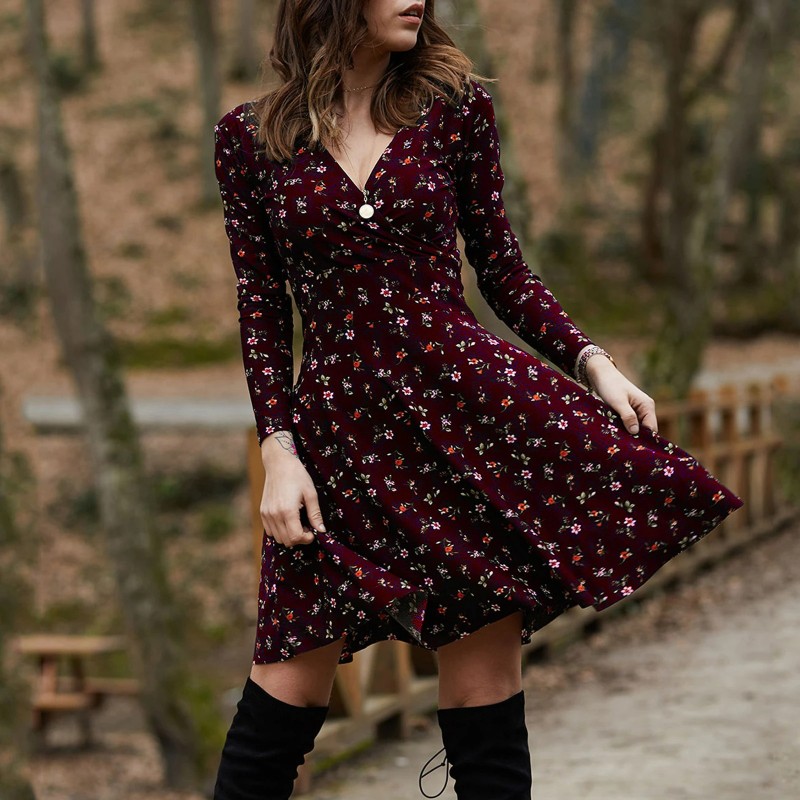 Mini loose dress - long sleeve - v-neck - vintage floral printDresses