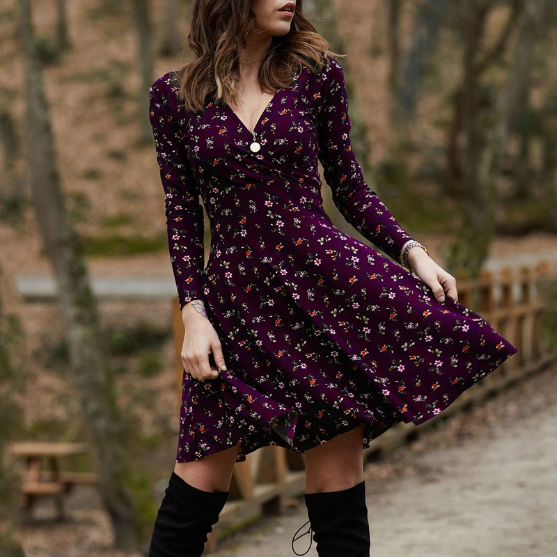 Mini loose dress - long sleeve - v-neck - vintage floral printDresses