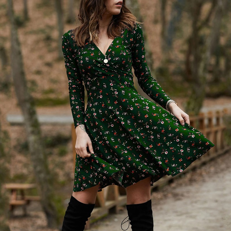 Mini loose dress - long sleeve - v-neck - vintage floral printDresses