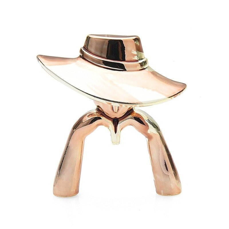 Lady figure wearing hat - broochBrooches