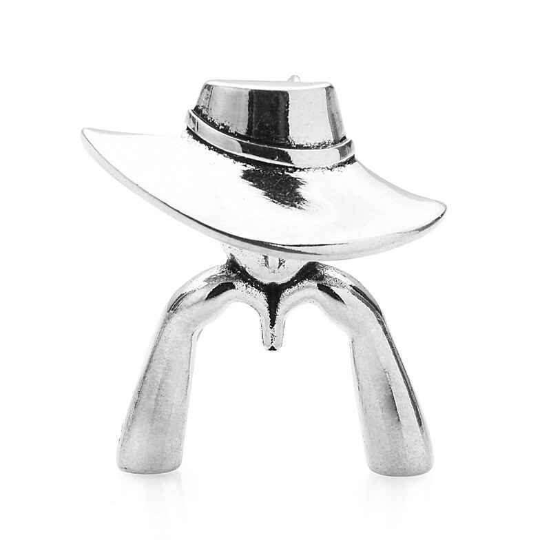 Lady figure wearing hat - broochBrooches