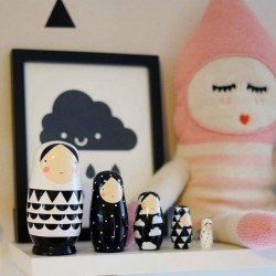Russian matryoshka - wooden doll - 5-layersWooden