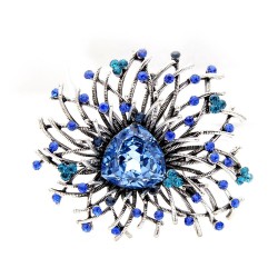 Shiny flower brooch - with crystalsBrooches