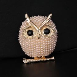 Crystal brooch with pearl owlBrooches