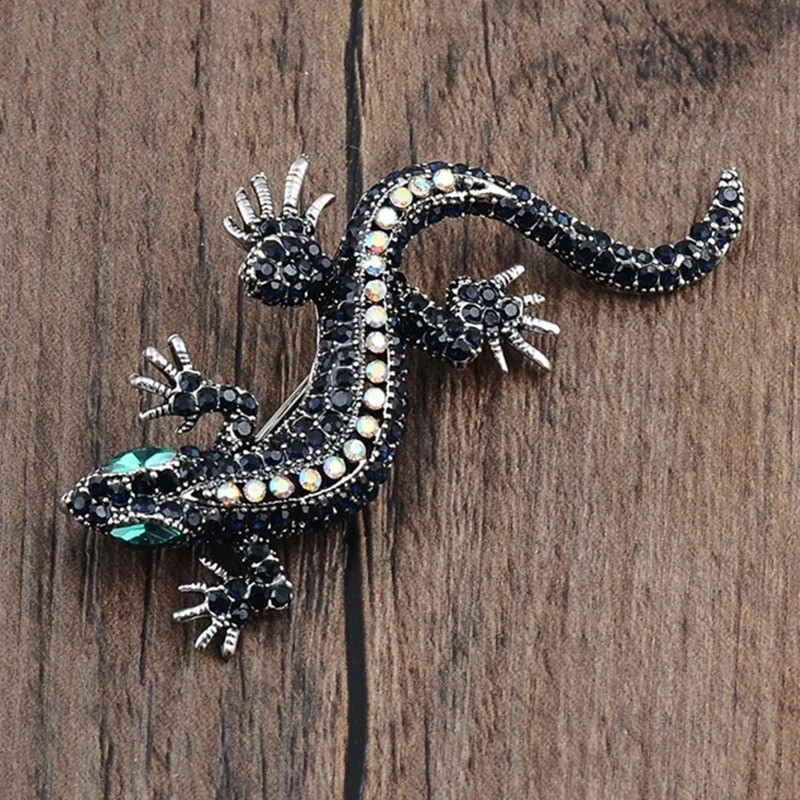 Vintage brooch with crystal lizardBrooches