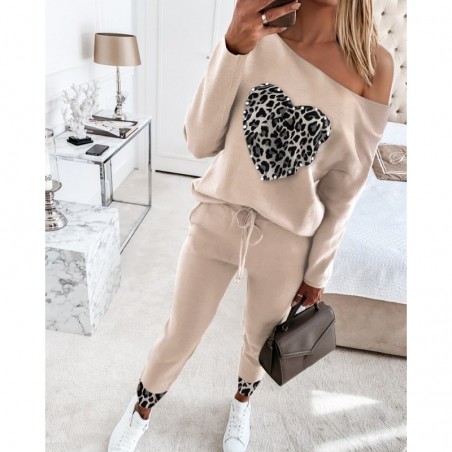 Elegant / sport tracksuit - set with sweater and pants - with heart / beads decorationHoodies & Jumpers