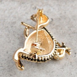 Walking crystal tortoise - vintage broochBrooches