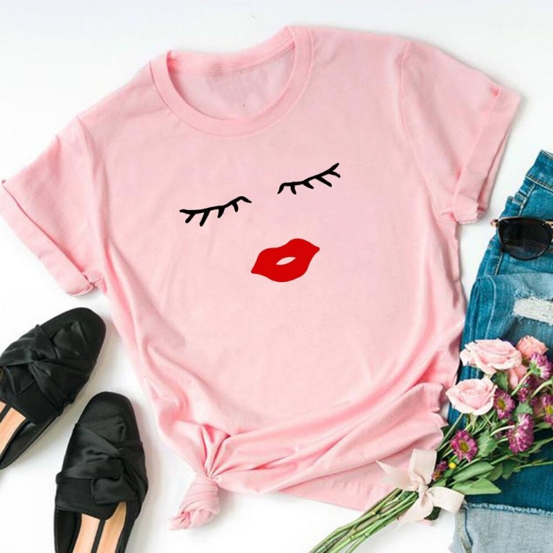Trendy short sleeve t-shirt - eyelashes / red lipsBlouses & shirts