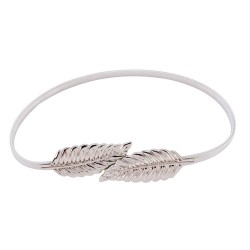 Stretch belt with metal leaf buckleBelts