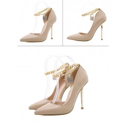 Elegant high heel pumps - with a metal ankle chainHigh heels