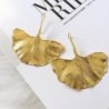 Leaves shaped gold earrings - metalEarrings