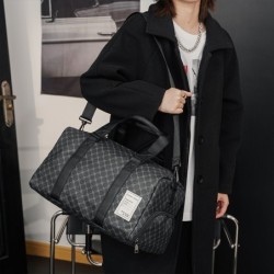 Stylish travel / sport shoulder bag - with shoe compartment - large capacityBags