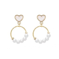 White heart earrings - round pearl pendantEarrings