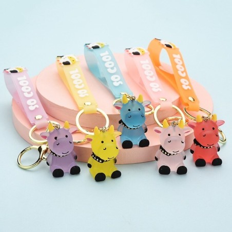 Resin cow / bull - keychainKeyrings