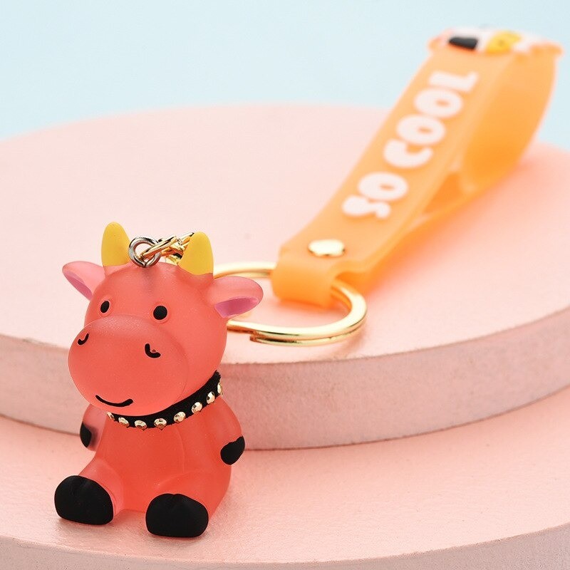 Resin cow / bull - keychainKeyrings