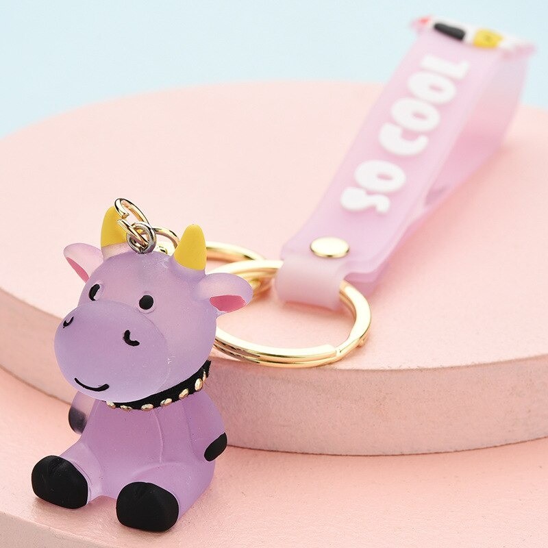 Resin cow / bull - keychainKeyrings