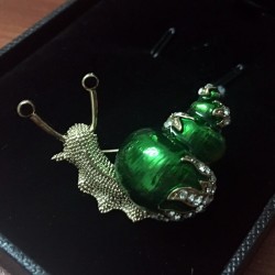 Enamel / crystal snail - broochBrooches