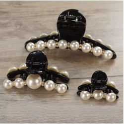 Hair clip with pearlsHair clips