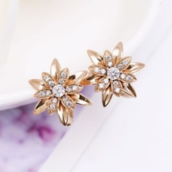 Golden flower earrings with crystalsEarrings