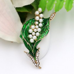 Green leaf / pearls / crystals - elegant broochBrooches