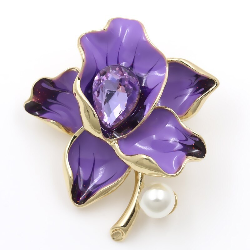 Flower with crystal / pearl - golden broochBrooches