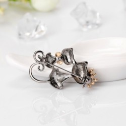 Double cats broochBrooches