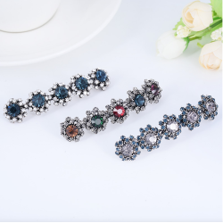 Elegant hair clip with crystal flowersHair clips