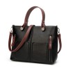 Elegant leather shoulder bagBags