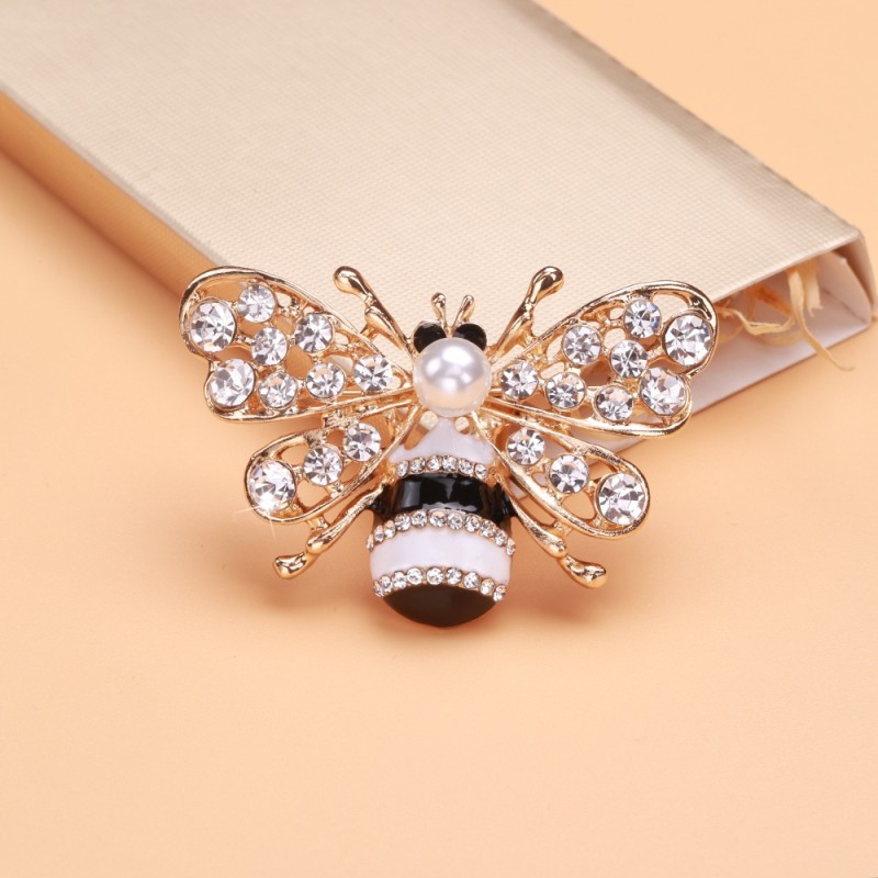 Crystal bee broochBrooches