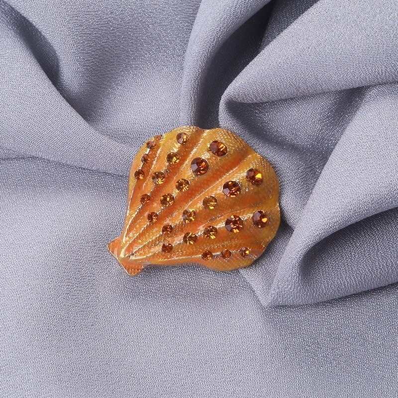 Crystal shell - elegant broochBrooches