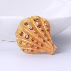 Crystal shell - elegant broochBrooches