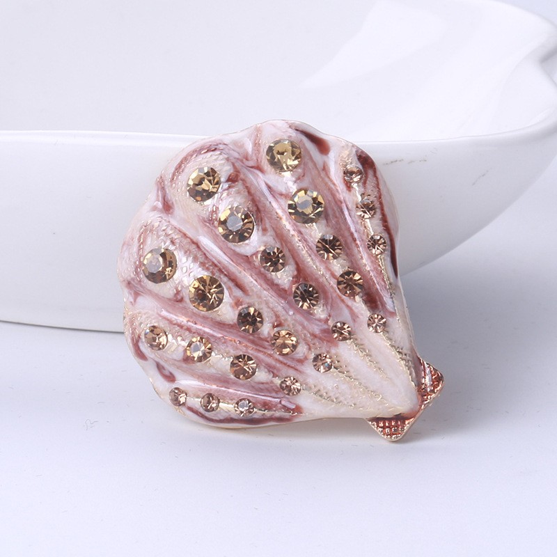 Crystal shell - elegant broochBrooches