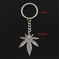 Metal keychain with maple leaf pendantKeyrings