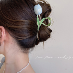 Tulip shaped hair clipHair clips