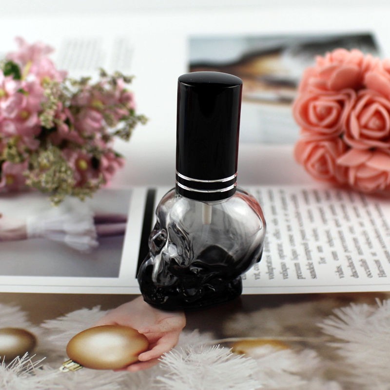 Glass perfume bottle - empty container - with atomizer - skull shape - 8mlPerfumes