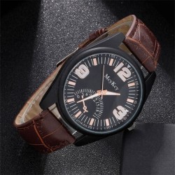 Fashionable Quartz watch - with leather bracelet - setWatches