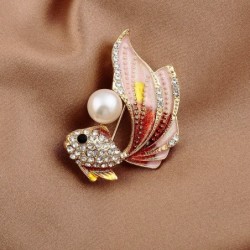 Crystal goldfish with a pearl - elegant broochBrooches