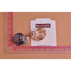Fashionable snail broochBrooches