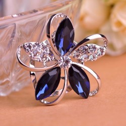 Crystal flower broochBrooches