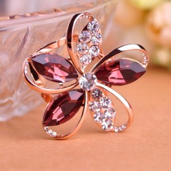 Crystal flower broochBrooches