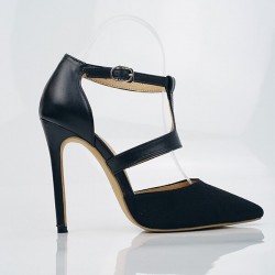 Elegant high heel pumps with buckleHigh heels