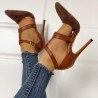 Elegant high heel pumps with buckleHigh heels