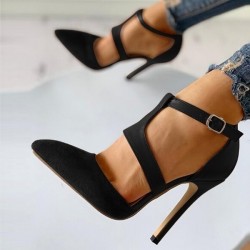 Elegant high heel pumps with buckleHigh heels