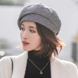 Elegant wool beret - hatHats & Caps