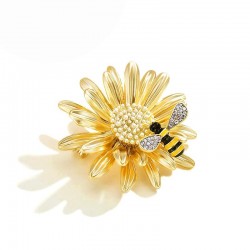 Crystal bee and daisy - an elegant broochBrooches